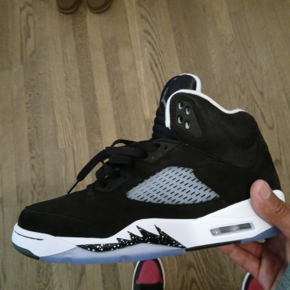 Retro Jordan 5s